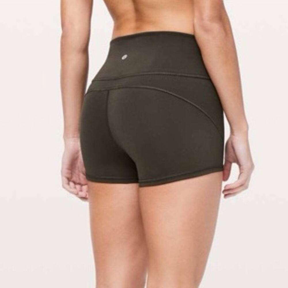Lululemon In Movement Short 2.5" - Picture 2 of 8